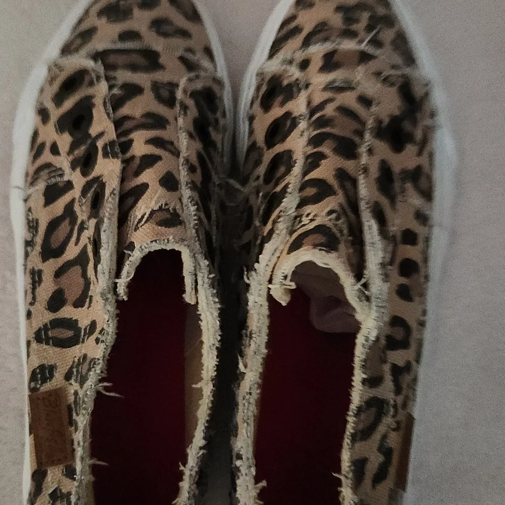 NWOT! Blowfish Tennis Shoes Leopard